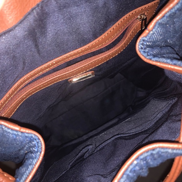 Guess Large Drawstring Backpack - Picture 4 of 4